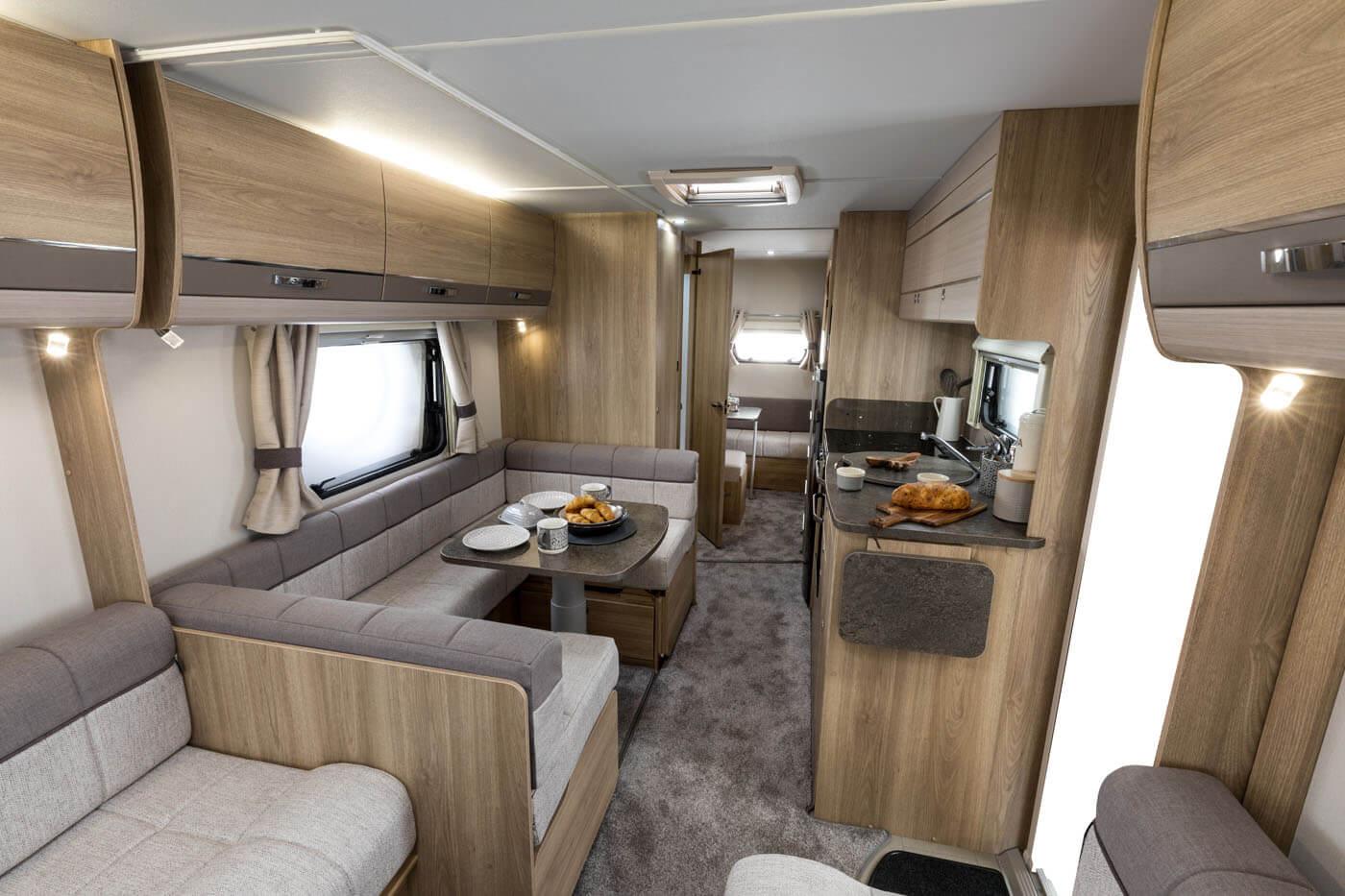 What's The Average 6 Berth Caravan Weight? - Folding Camper The Elddis Avante 866 is a large but beautiful caravan with plenty of space...